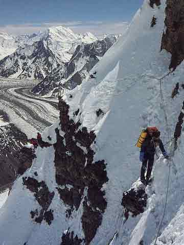 
K2 First Ascent South-Southeast Spur Cesen Route - British 1983 Expedition Climbing On Steep Lower Section - Doug Scott Himalayan Climber book
